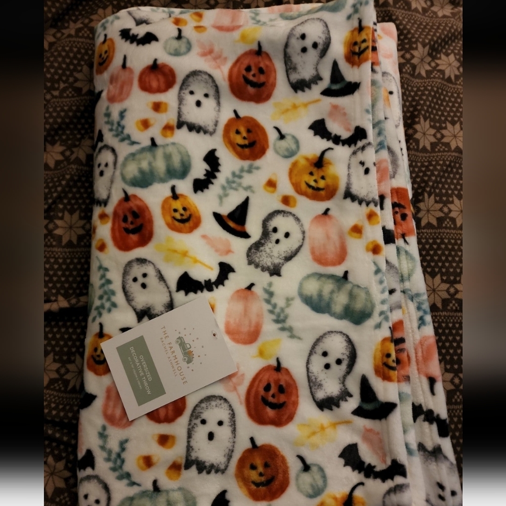 Rachel Ashwell The Farmhouse Halloween throw blanket-